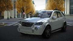 Mercedes-Benz ML63 AMG Dunkezoyo para GTA 4
