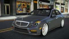 Mercedes-Benz E63 AMG Qeja