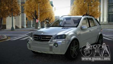 Mercedes-Benz ML63 AMG Dunkezoyo para GTA 4