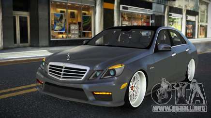 Mercedes-Benz E63 AMG Qeja para GTA 4