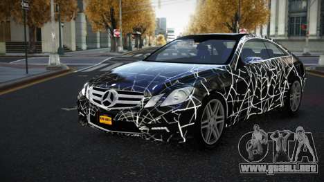 Mercedes-Benz E500 Mazorin S5 para GTA 4