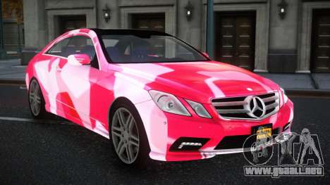 Mercedes-Benz E500 Mazorin S4 para GTA 4