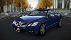 Mercedes-Benz E500 Mazorin para GTA 4