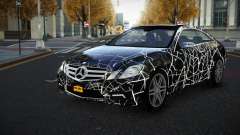 Mercedes-Benz E500 Mazorin S5 para GTA 4