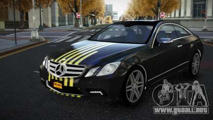 Mercedes-Benz E500 Mazorin S11 para GTA 4