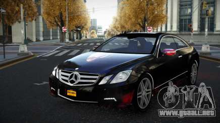 Mercedes-Benz E500 Mazorin S10 para GTA 4