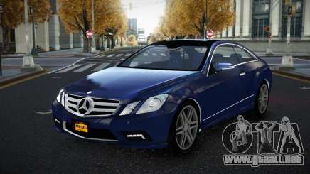 Mercedes-Benz E500 Mazorin para GTA 4