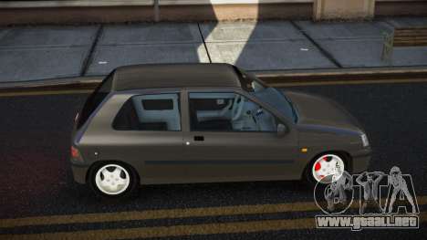 Renault Clio Robbahaqi para GTA 4