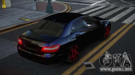 Mercedes-Benz E63 AMG Rezaxovig para GTA 4