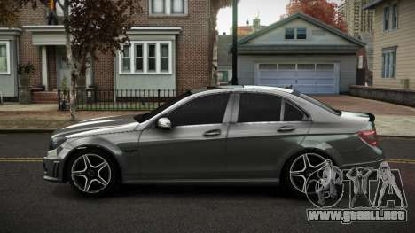 Mercedes-Benz C63 AMG Wuxumij para GTA 4