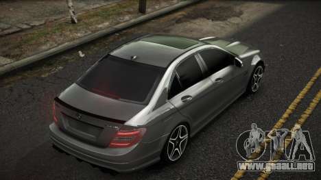 Mercedes-Benz C63 AMG Wuxumij para GTA 4