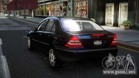 Mercedes-Benz C32 AMG Sizajo para GTA 4