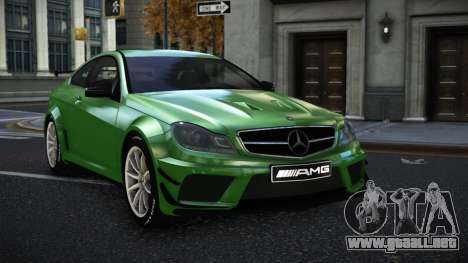Mercedes-Benz C63 AMG Llydox para GTA 4