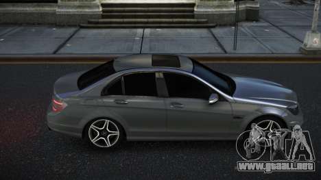Mercedes-Benz C63 AMG Mivfibada para GTA 4