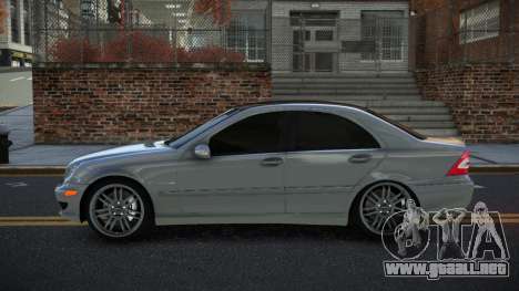 Mercedes-Benz C32 AMG Yufazaf para GTA 4