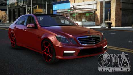 Mercedes-Benz E63 AMG Guju para GTA 4