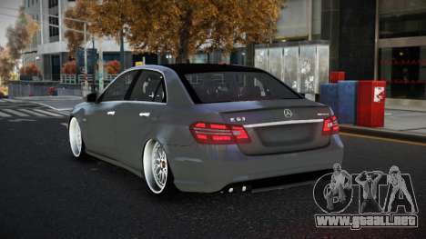 Mercedes-Benz E63 AMG Fogsuhufe para GTA 4