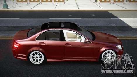 Mercedes-Benz C350 Qulaze para GTA 4