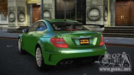 Mercedes-Benz C63 AMG Llydox para GTA 4