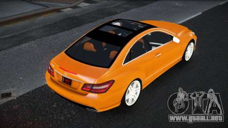 Mercedes-Benz E500 Xirefogu para GTA 4