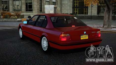 BMW 750i Qacyufuy para GTA 4