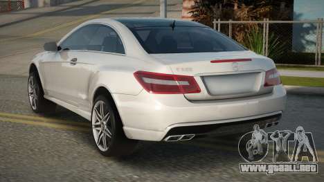 Mercedes-Benz E500 Exphia para GTA San Andreas