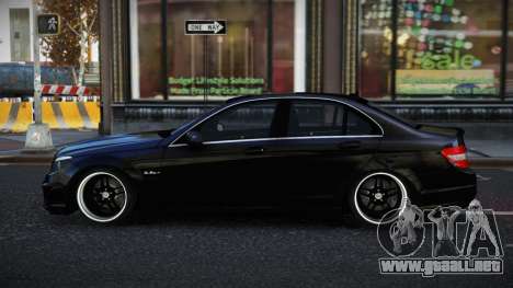 Mercedes-Benz C63 AMG Yoqpeqefo para GTA 4