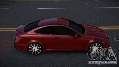 Mercedes-Benz C63 AMG Gopusa para GTA 4