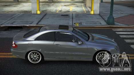 Mercedes-Benz CLK55 AMG Makdaz para GTA 4