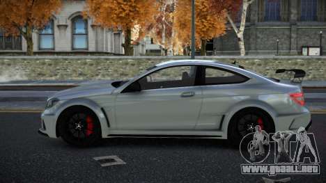 Mercedes-Benz C63 AMG Luepo para GTA 4