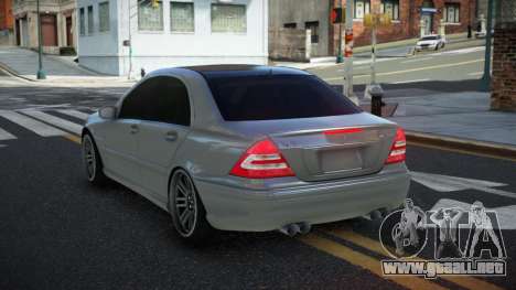 Mercedes-Benz C32 AMG Yufazaf para GTA 4