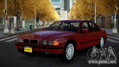 BMW 750i Qacyufuy para GTA 4