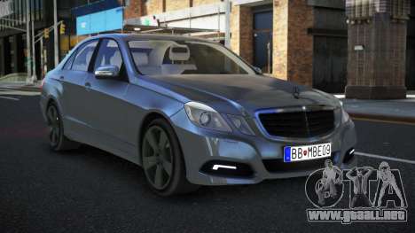 Mercedes-Benz E63 AMG Zodgeduxe para GTA 4