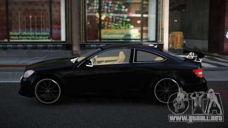Mercedes-Benz C63 AMG Zogsixaqu para GTA 4