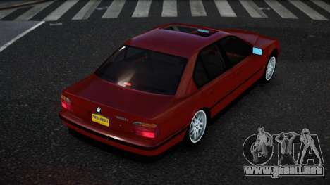 BMW 750i Qacyufuy para GTA 4
