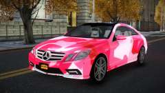 Mercedes-Benz E500 Ashah S4 para GTA 4