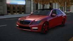 Mercedes-Benz E63 AMG Guju para GTA 4