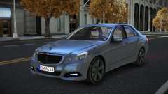 Mercedes-Benz E63 AMG Zodgeduxe para GTA 4