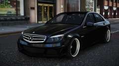 Mercedes-Benz C63 AMG Yoqpeqefo para GTA 4