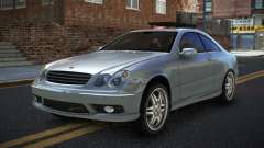 Mercedes-Benz CLK55 AMG Zijvi para GTA 4