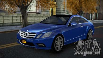 Mercedes-Benz E500 Ashah para GTA 4