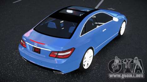 Mercedes-Benz E500 Petu para GTA 4