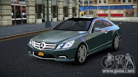 Mercedes-Benz E500 Vantora para GTA 4