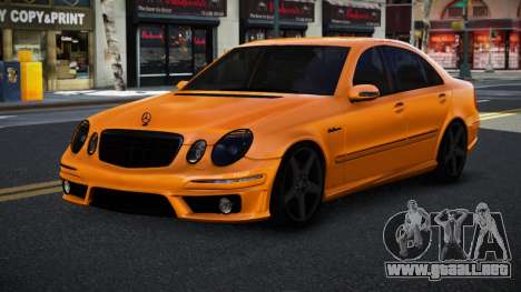 Mercedes-Benz E63 AMG Soclimome para GTA 4
