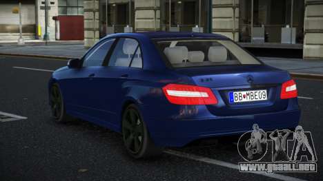 Mercedes-Benz E63 AMG Dokvabul para GTA 4