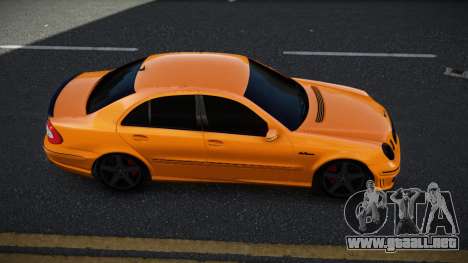 Mercedes-Benz E63 AMG Soclimome para GTA 4