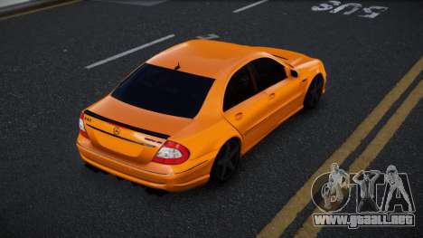 Mercedes-Benz E63 AMG Soclimome para GTA 4