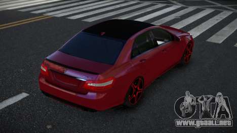 Mercedes-Benz E63 AMG Dusciwuvu para GTA 4