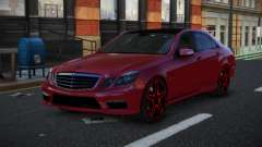 Mercedes-Benz E63 AMG Dusciwuvu para GTA 4