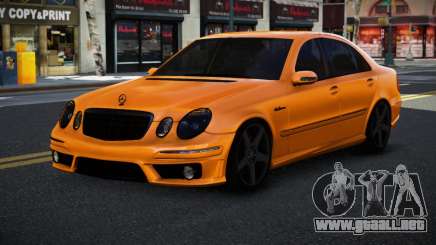 Mercedes-Benz E63 AMG Soclimome para GTA 4
